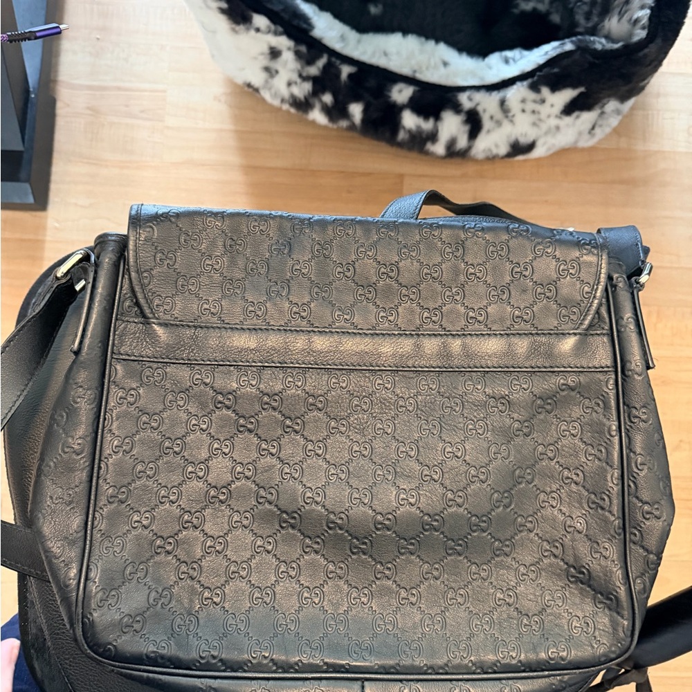 Gucci Black Embossed GG Leather Messenger Bag - Picture 7 of 10